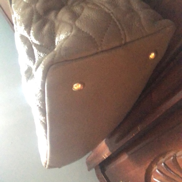 Large Vera Bradley Tote - Picture 7 of 11